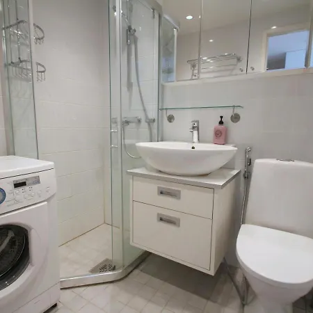 Apartment Convenient For 2 In Ullanlinna